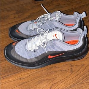Nike Air Max Axis Men's  Shoe Size 11 Never Worn